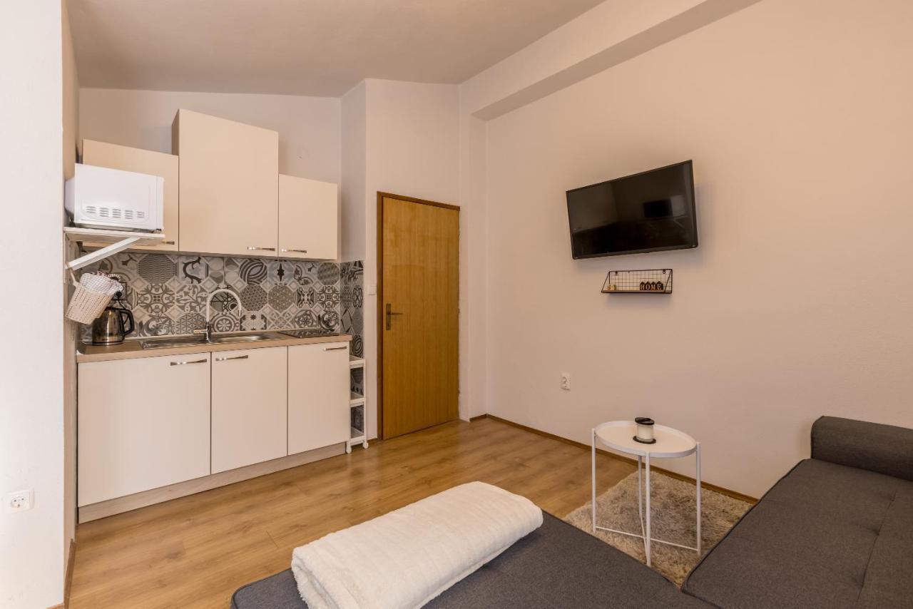 Apartment Lamaro Каштела Экстерьер фото