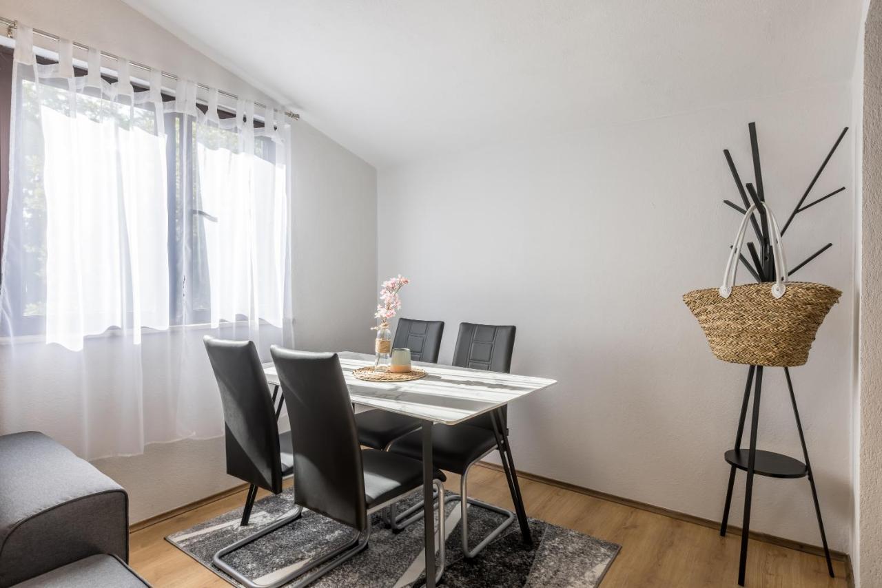Apartment Lamaro Каштела Экстерьер фото