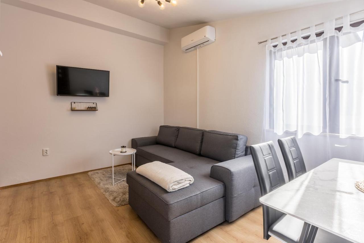 Apartment Lamaro Каштела Экстерьер фото